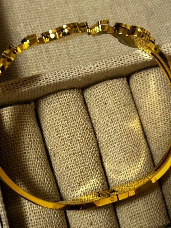 Gold-Tone Clover Link Bracelet with Black and White Inlays - Picture 4 of 7